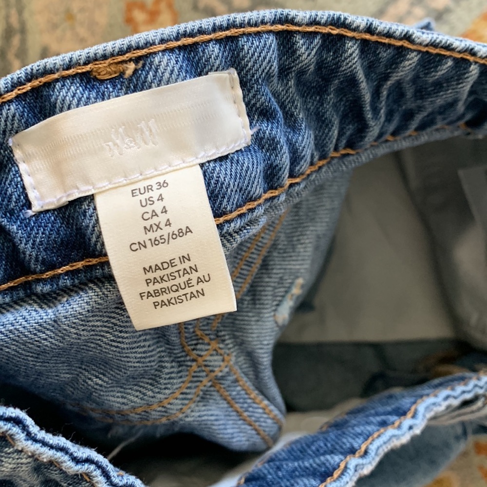 High Rise H&M Shorts Size 4/27 - Picture 3 of 3